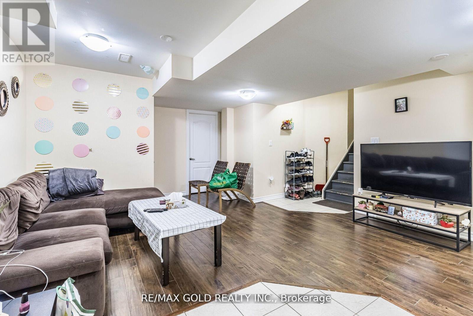 4 Mistletoe Place, Brampton, Ontario  L6Y 0G4 - Photo 45 - W12560890