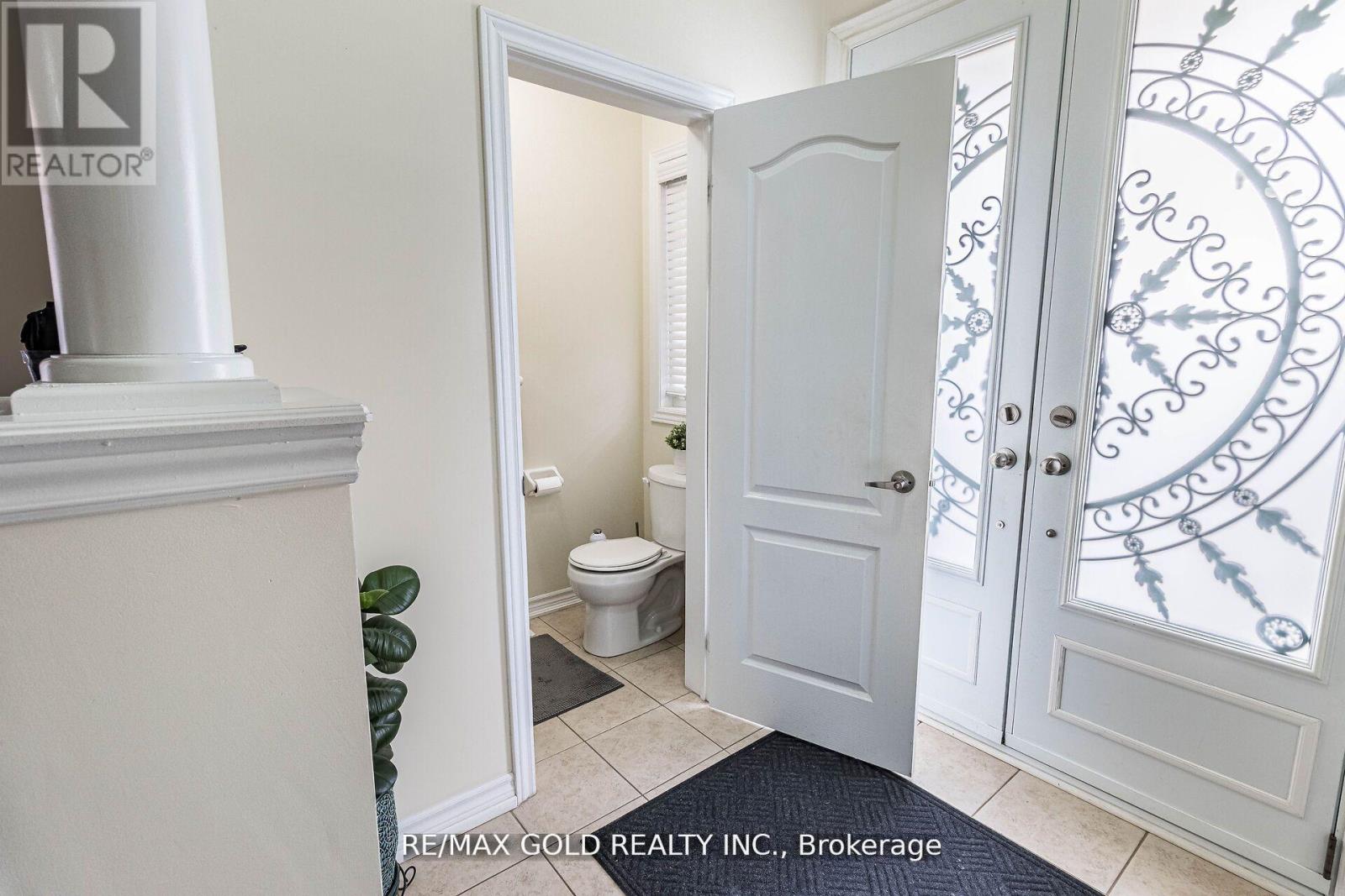 4 Mistletoe Place, Brampton, Ontario  L6Y 0G4 - Photo 47 - W12560890