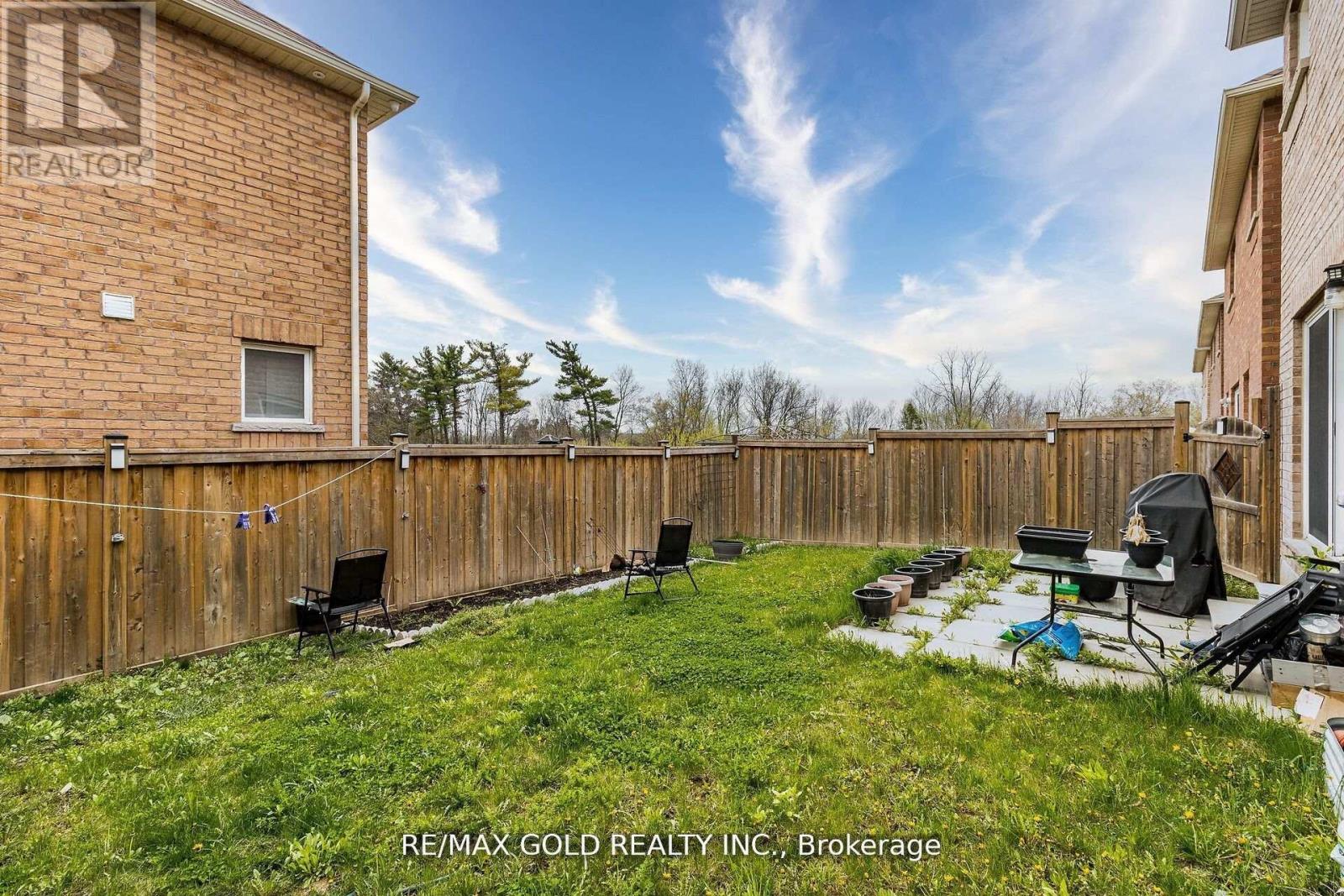 4 Mistletoe Place, Brampton, Ontario  L6Y 0G4 - Photo 49 - W12560890