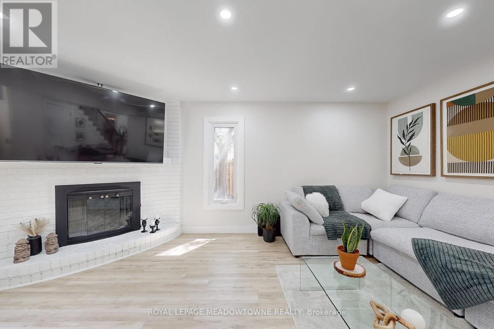 365 Celtic Drive, Hamilton, Ontario  L8E 4N1 - Photo 10 - X12560904