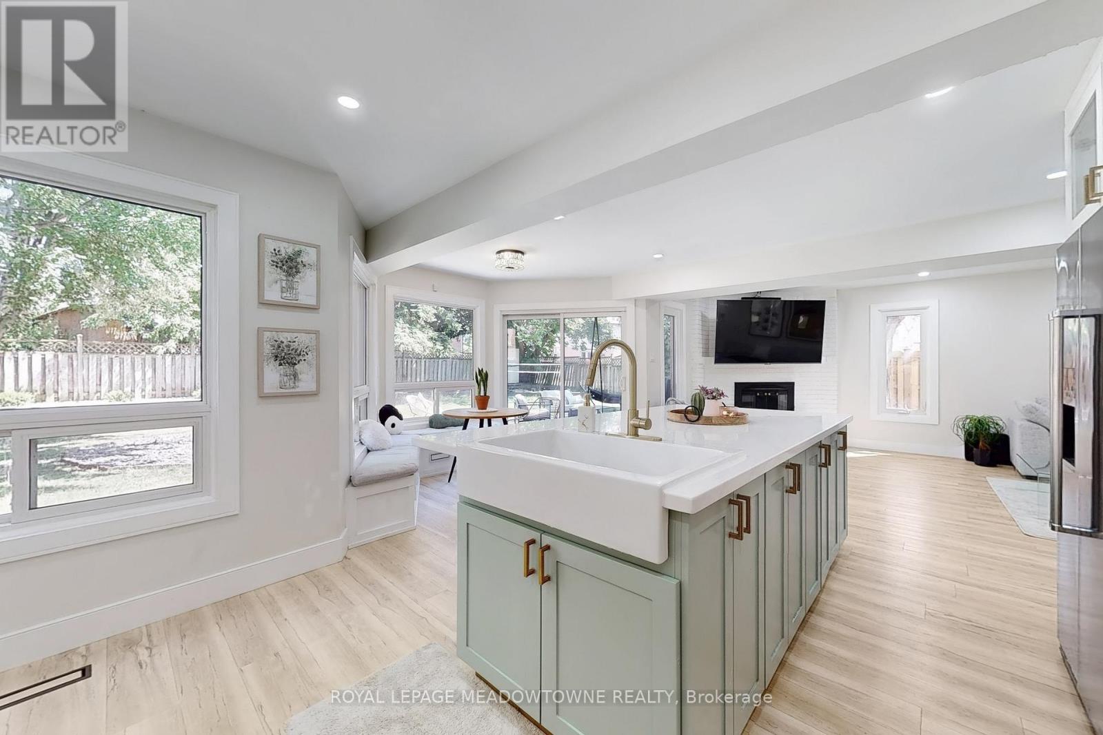 365 Celtic Drive, Hamilton, Ontario  L8E 4N1 - Photo 15 - X12560904