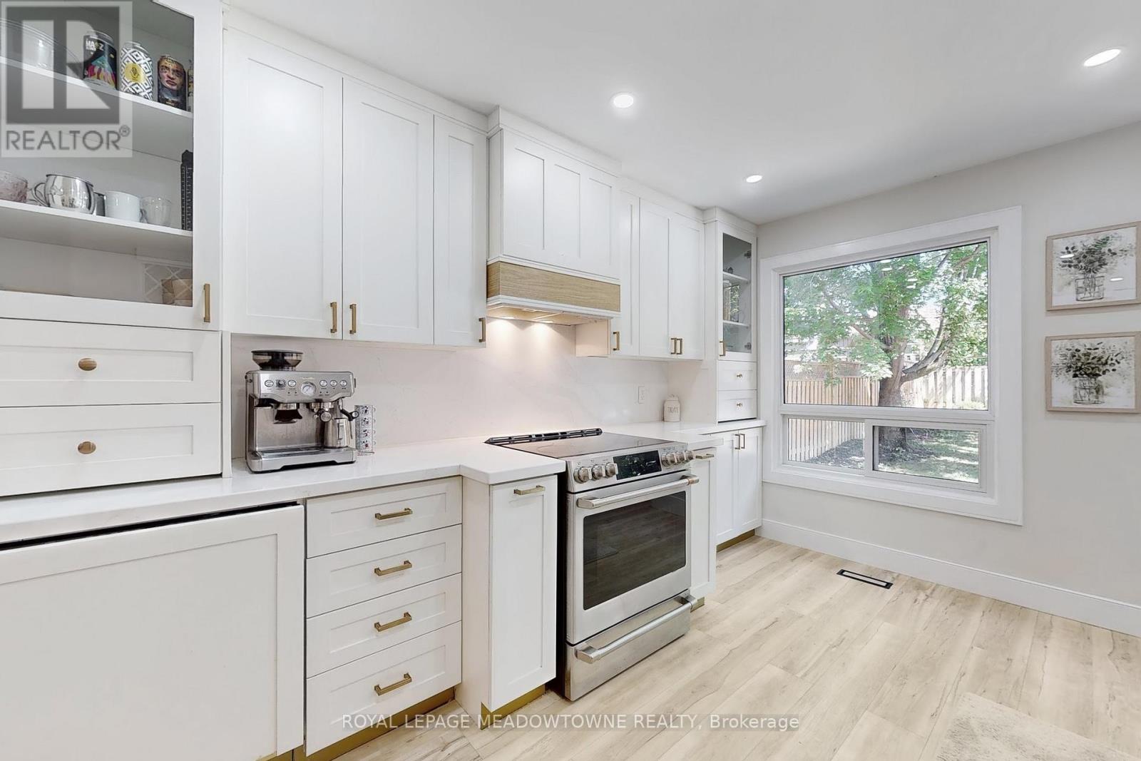 365 Celtic Drive, Hamilton, Ontario  L8E 4N1 - Photo 17 - X12560904