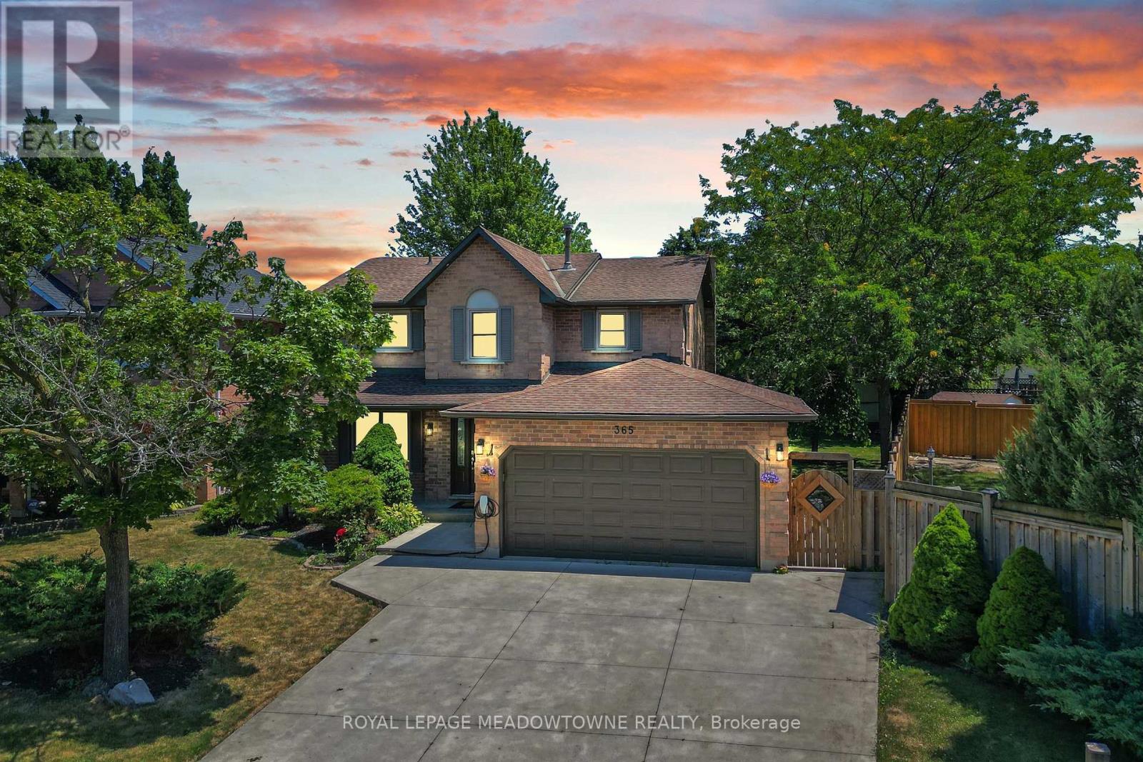 365 Celtic Drive, Hamilton, Ontario  L8E 4N1 - Photo 2 - X12560904