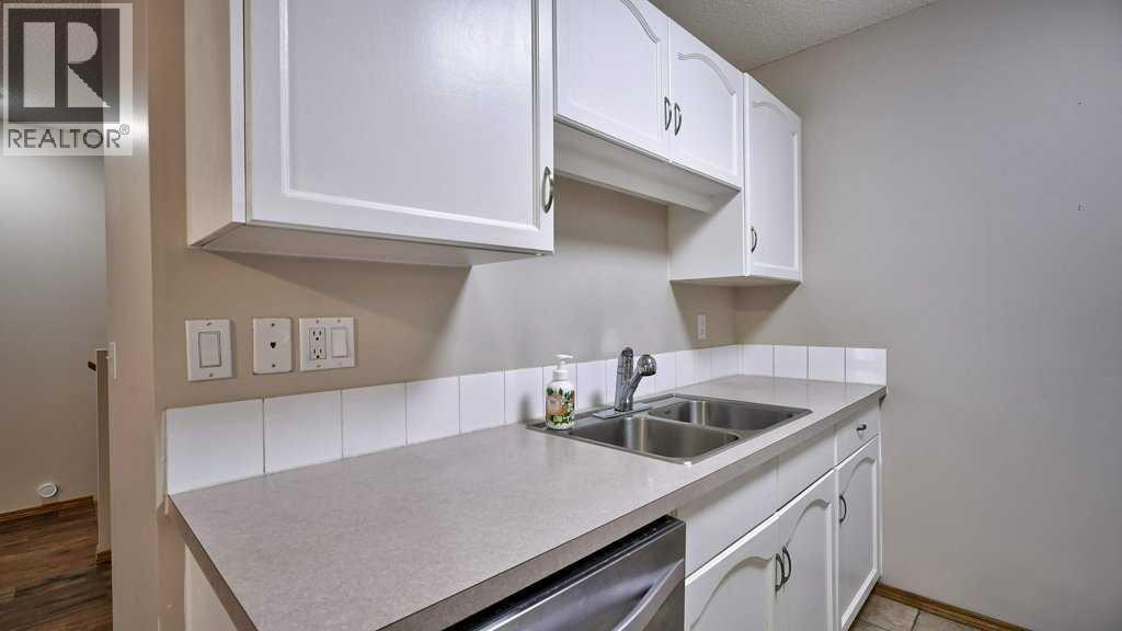 32 Mt Aberdeen Manor Se, Calgary, Alberta  T2Z 3N8 - Photo 5 - A2271309