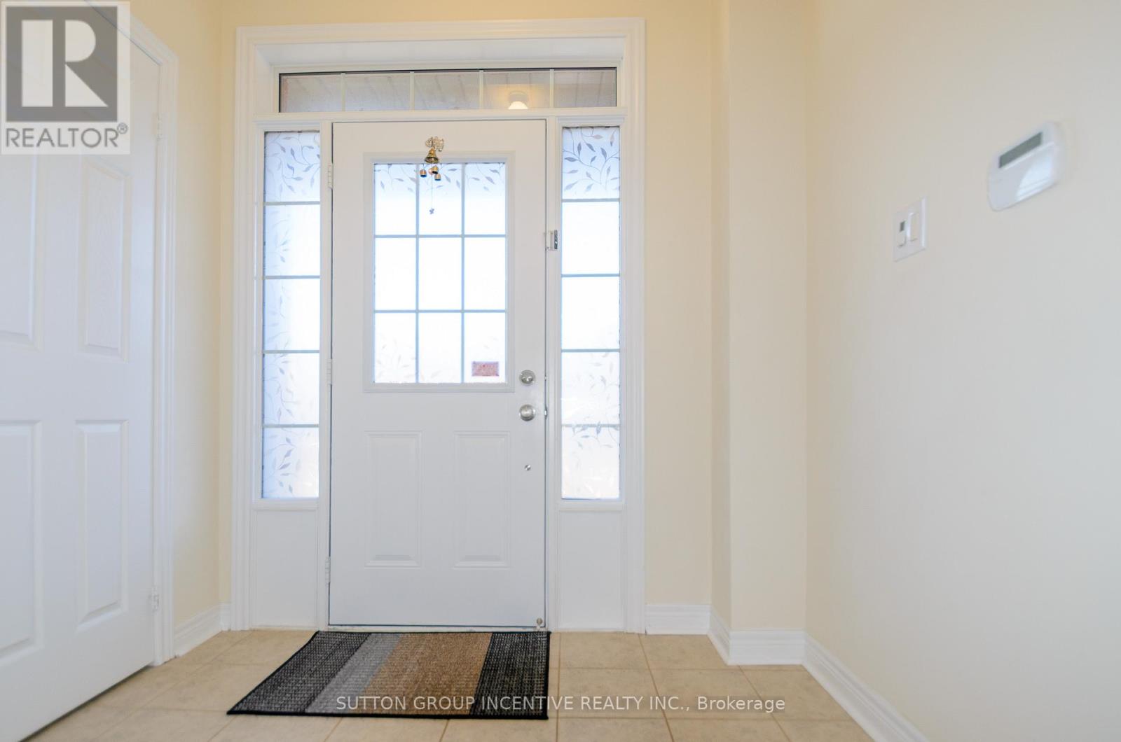 15 Forsyth Crescent, Barrie, Ontario  L4N 5K4 - Photo 2 - S12557854