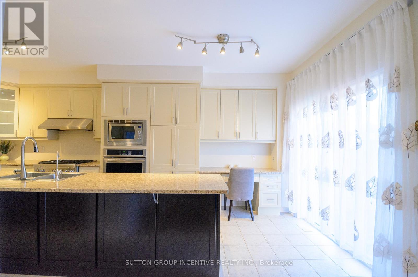 15 Forsyth Crescent, Barrie, Ontario  L4N 5K4 - Photo 12 - S12557854