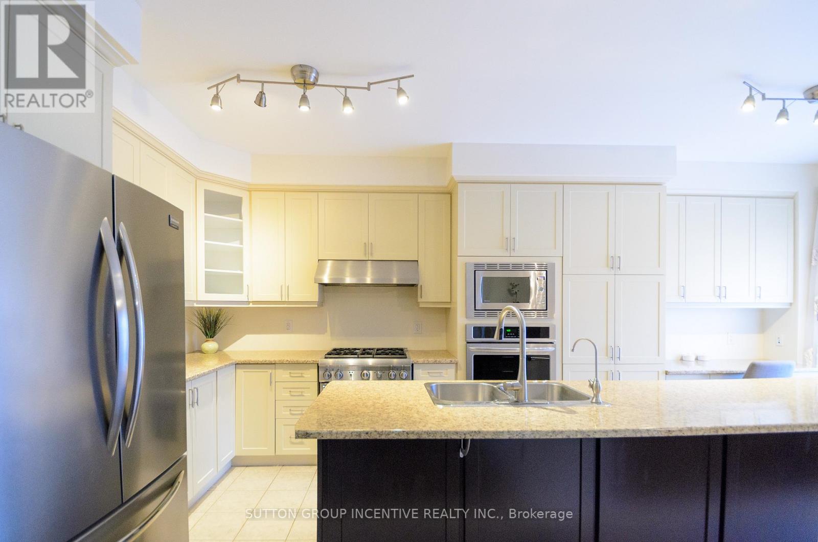 15 Forsyth Crescent, Barrie, Ontario  L4N 5K4 - Photo 11 - S12557854