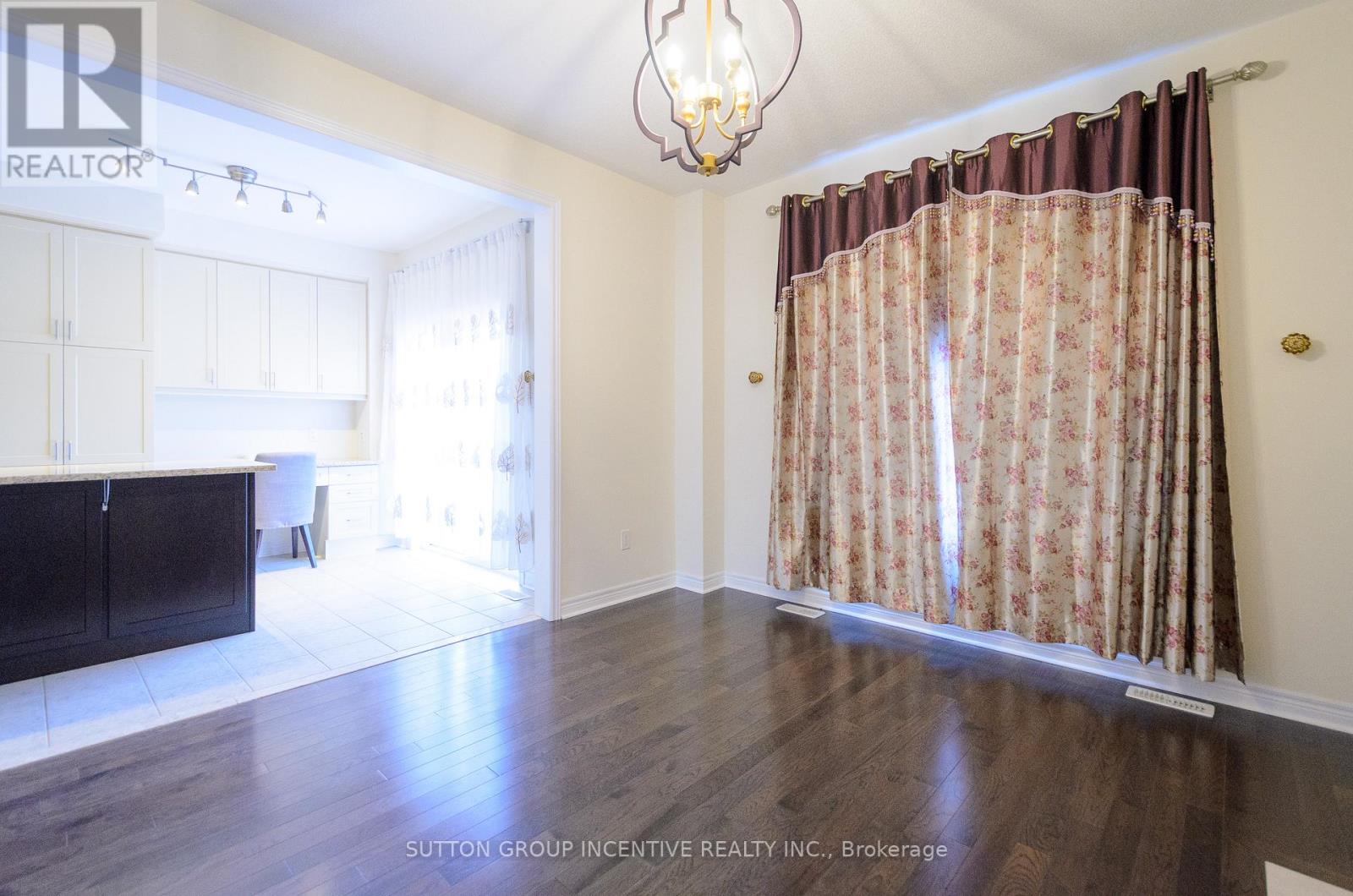 15 Forsyth Crescent, Barrie, Ontario  L4N 5K4 - Photo 8 - S12557854