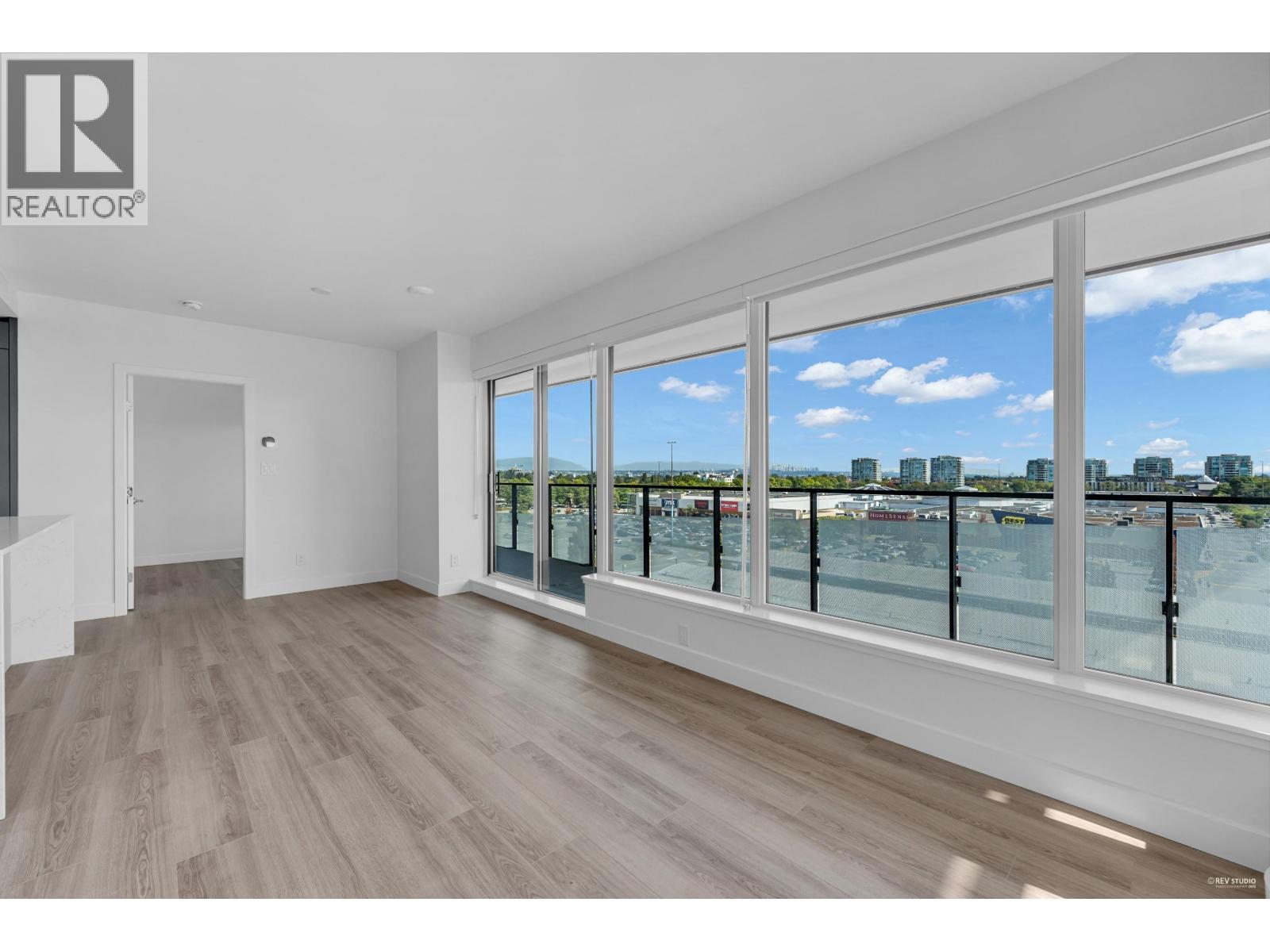 803 5593 No. 3 Road, Richmond, British Columbia  V6X 0X6 - Photo 3 - R3068949