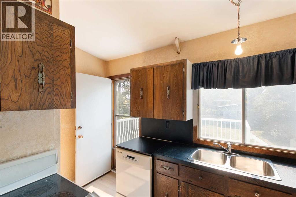 433 1 Avenue Ne, Airdrie, Alberta  T4B 1R3 - Photo 12 - A2260229