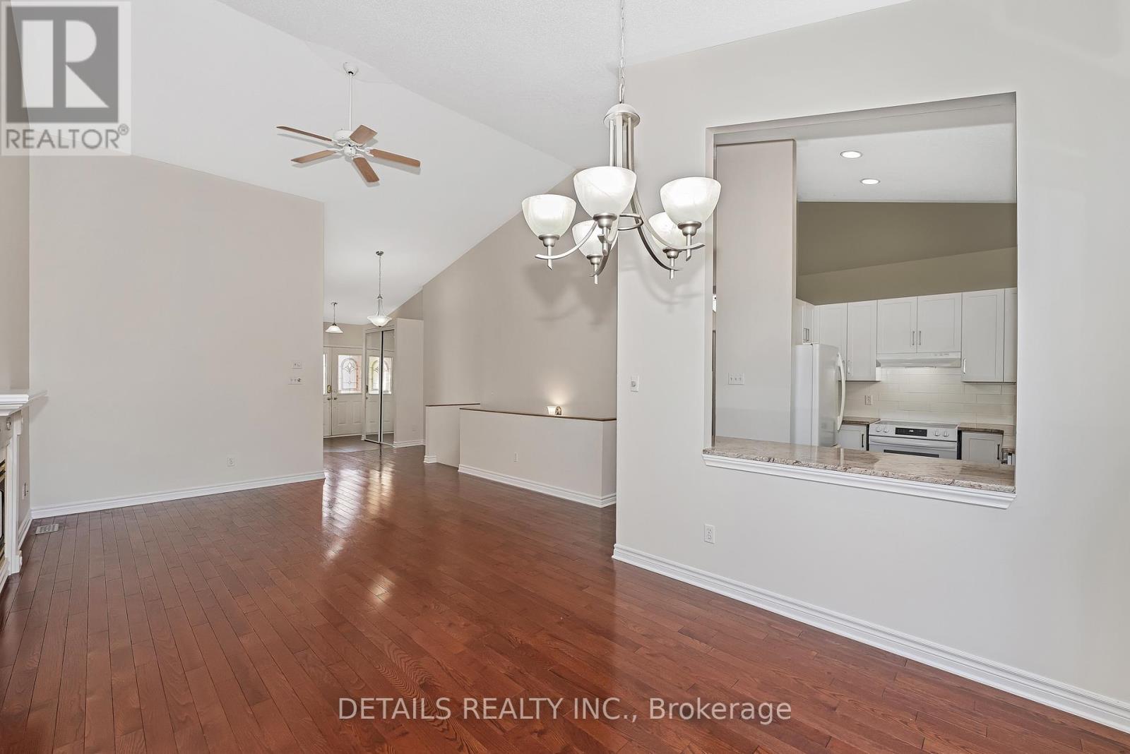 6121 Bristlecone Way, Ottawa, Ontario  K1W 1H8 - Photo 6 - X12560898