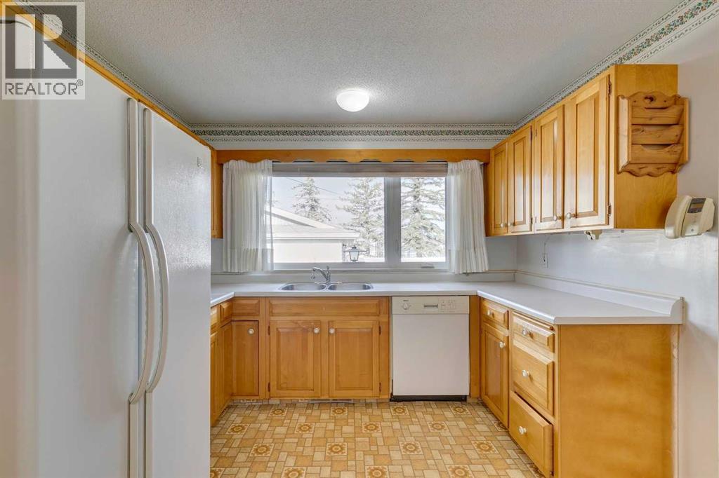 916 Mapledale Place Se, Calgary, Alberta  T2J 1W6 - Photo 11 - A2270331