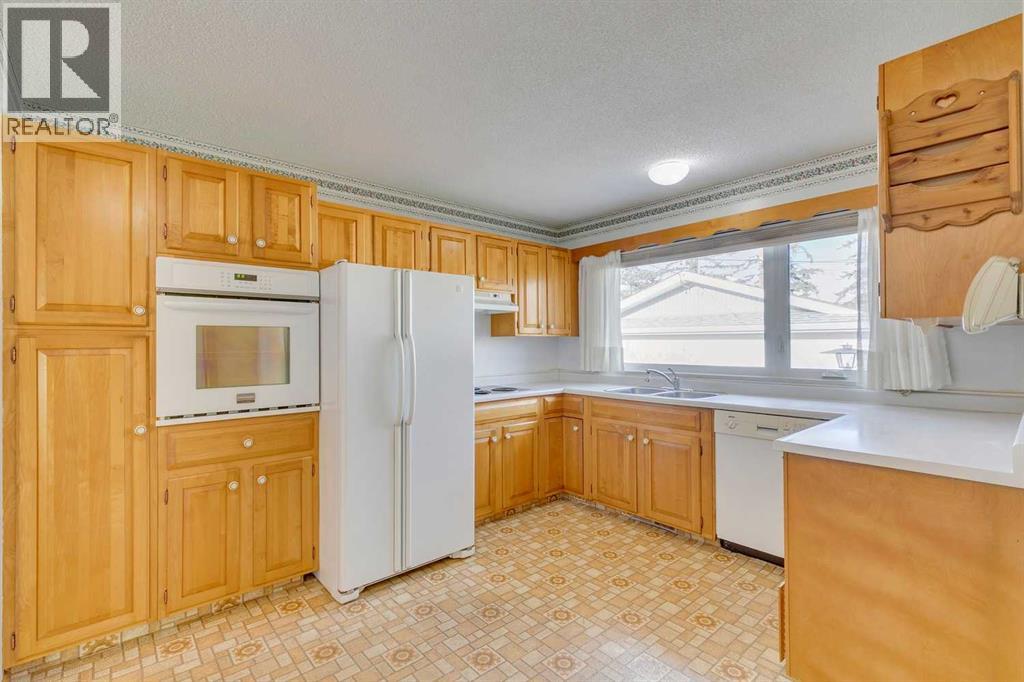 916 Mapledale Place Se, Calgary, Alberta  T2J 1W6 - Photo 9 - A2270331