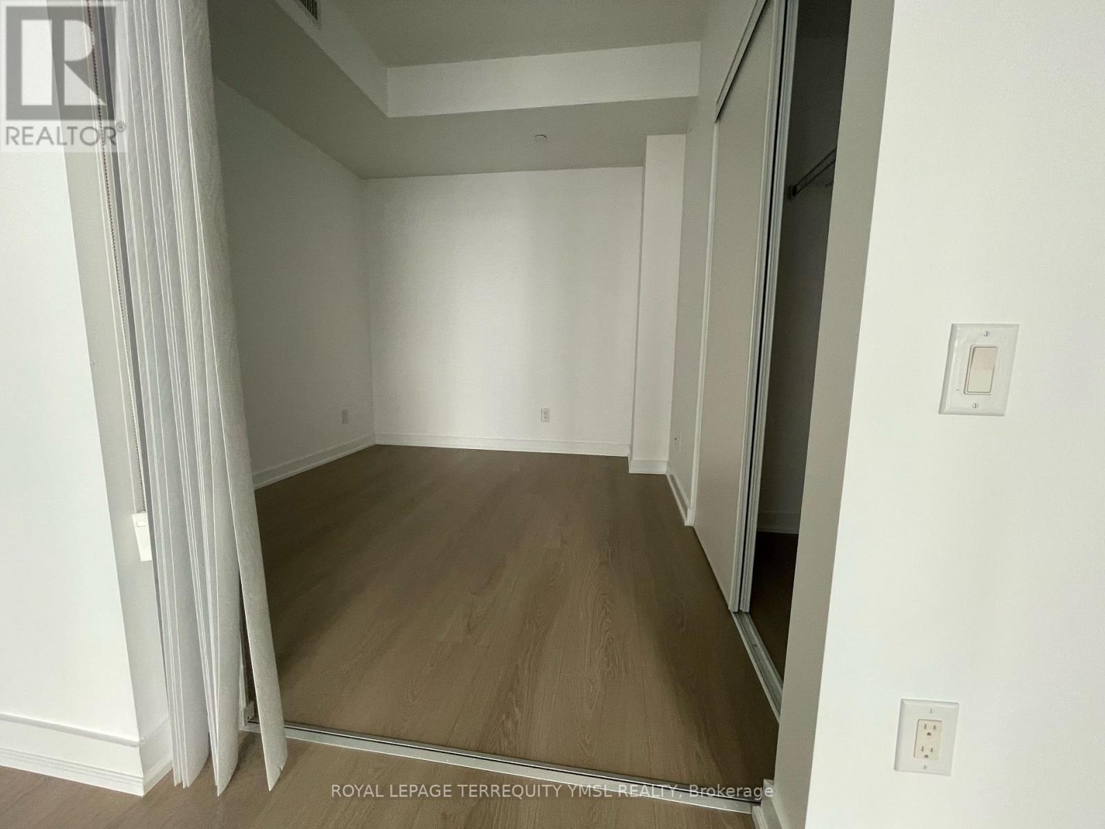 2701 - 290 Adelaide Street, Toronto, Ontario  M5V 1P6 - Photo 11 - C12560926