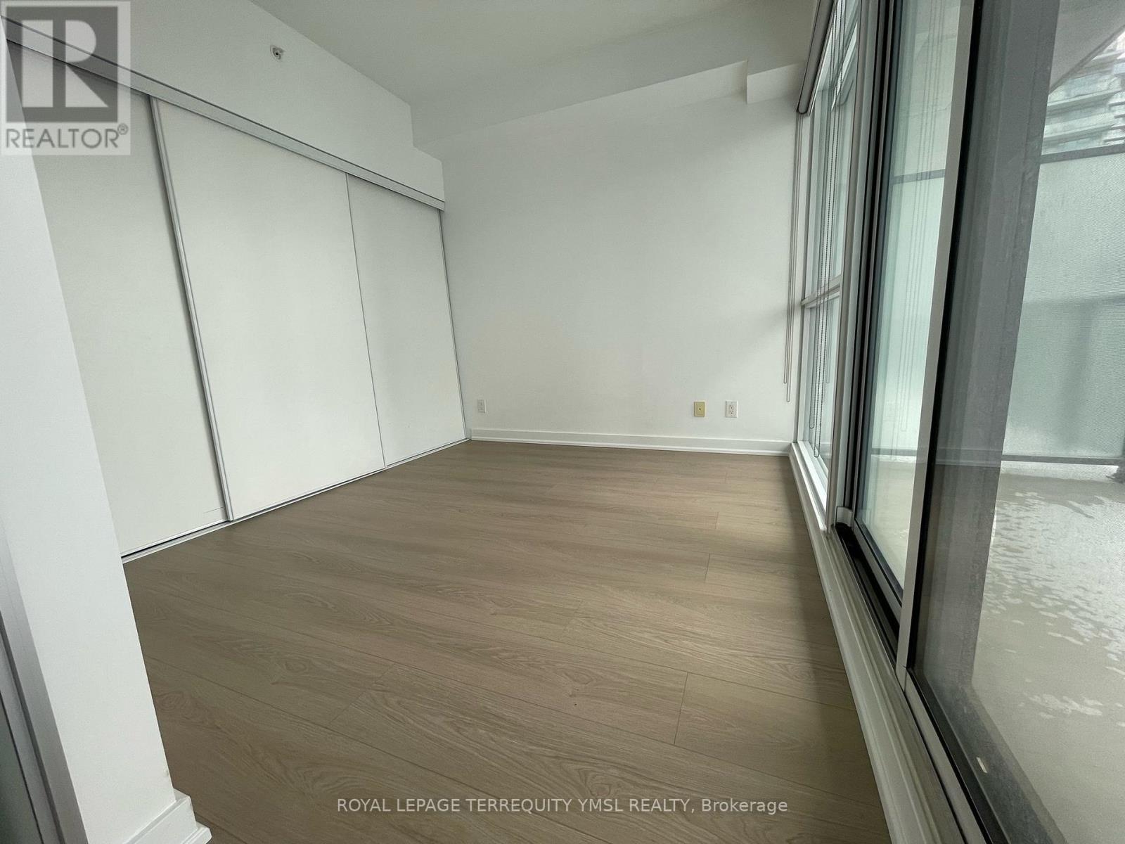 2701 - 290 Adelaide Street, Toronto, Ontario  M5V 1P6 - Photo 6 - C12560926