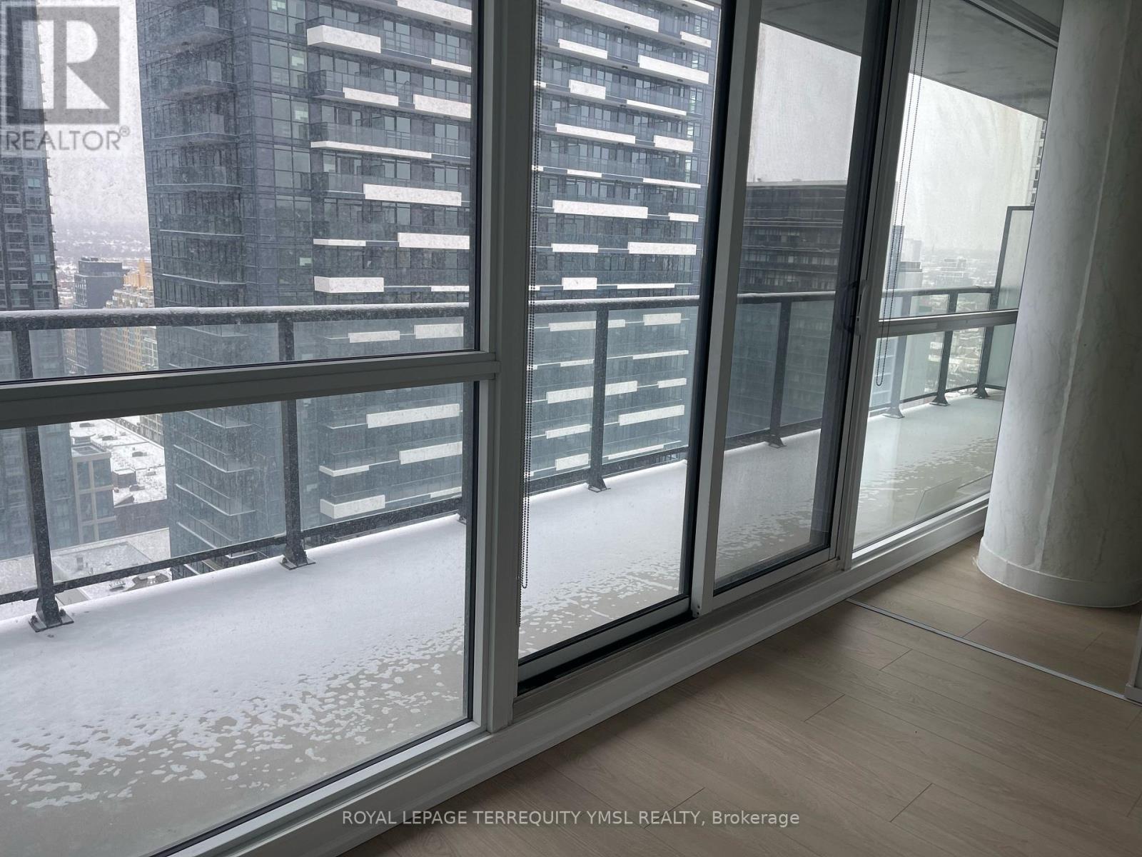 2701 - 290 Adelaide Street, Toronto, Ontario  M5V 1P6 - Photo 9 - C12560926