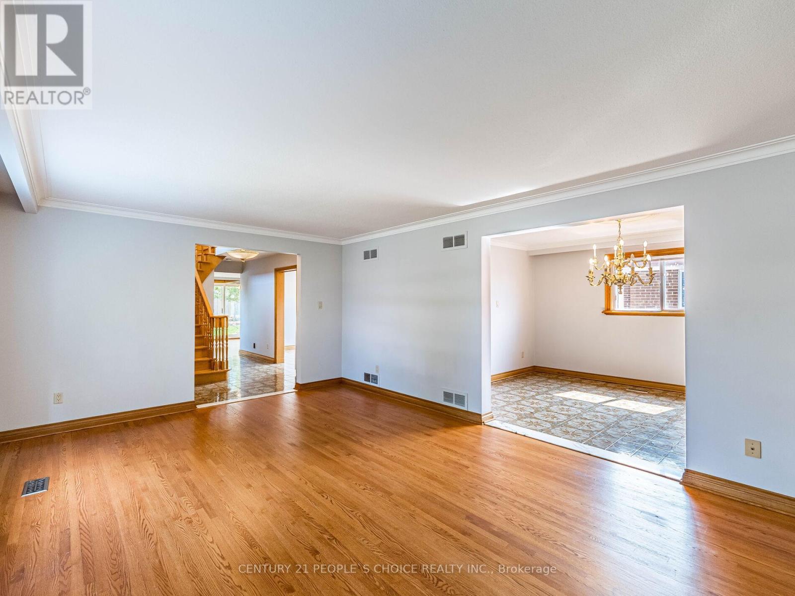 Upper - 110 Houston Road, Vaughan, Ontario  L4L 1V3 - Photo 11 - N12560936