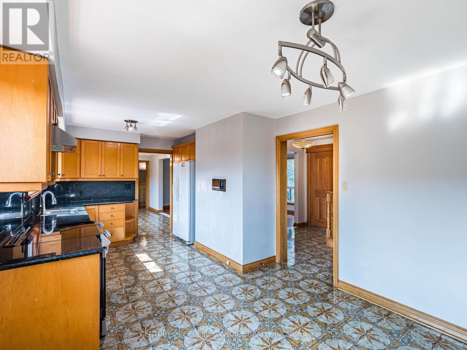 Upper - 110 Houston Road, Vaughan, Ontario  L4L 1V3 - Photo 16 - N12560936