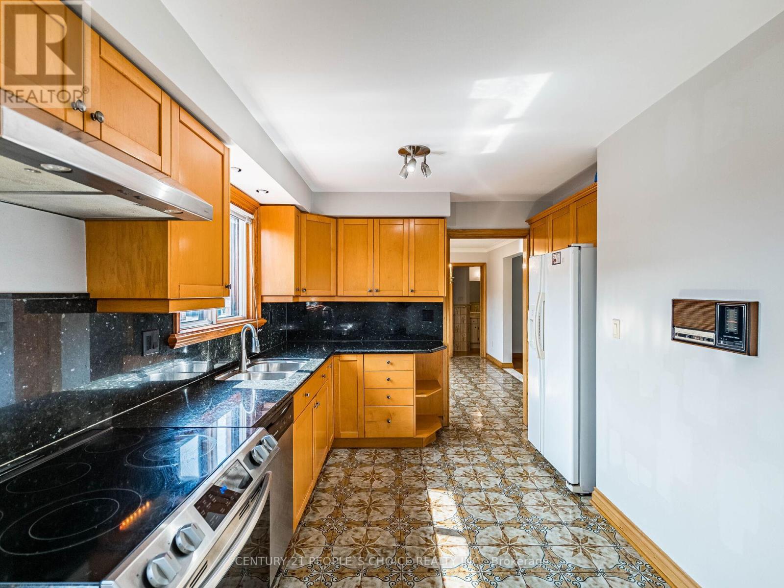 Upper - 110 Houston Road, Vaughan, Ontario  L4L 1V3 - Photo 19 - N12560936