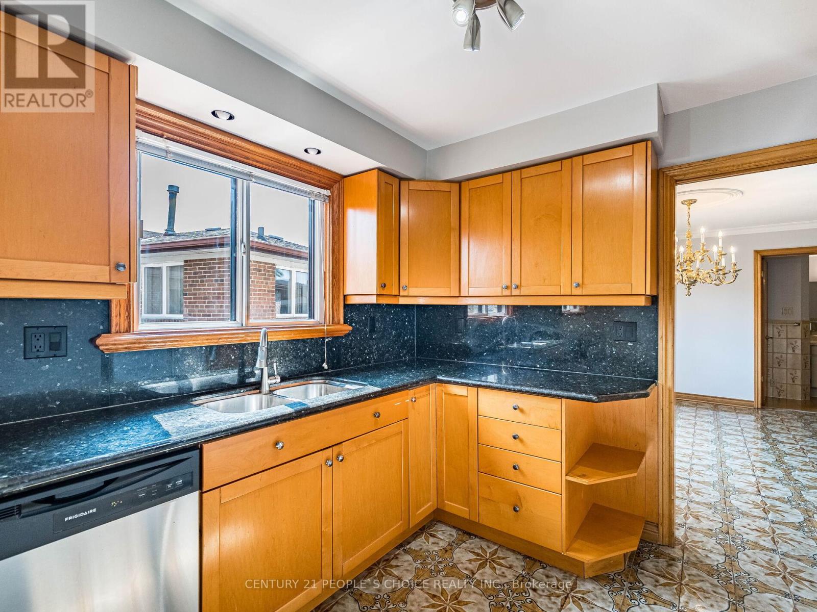 Upper - 110 Houston Road, Vaughan, Ontario  L4L 1V3 - Photo 21 - N12560936