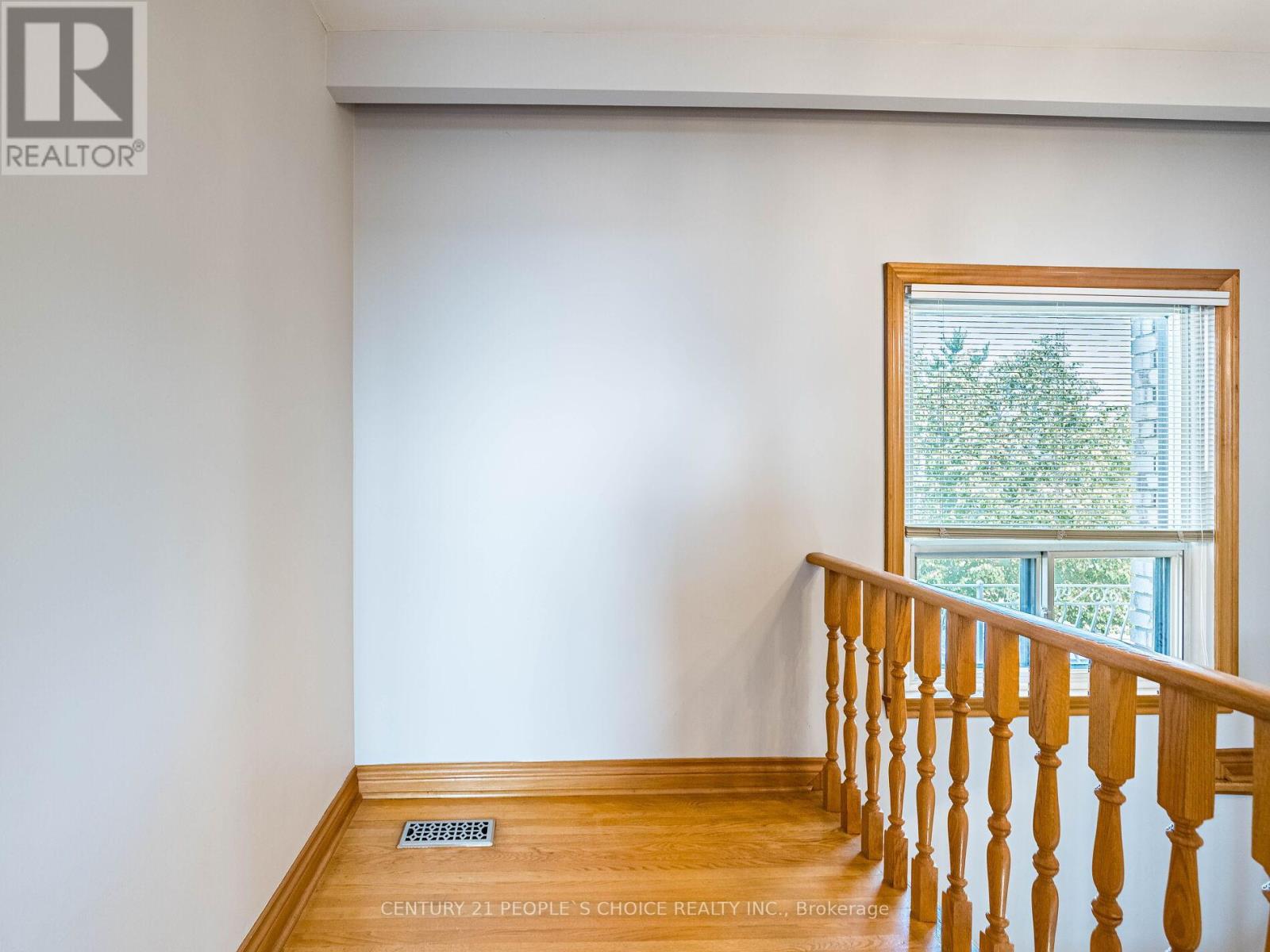 Upper - 110 Houston Road, Vaughan, Ontario  L4L 1V3 - Photo 29 - N12560936