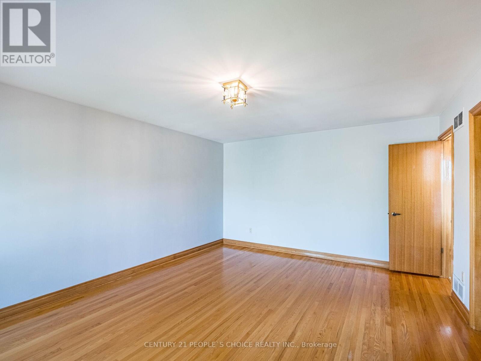 Upper - 110 Houston Road, Vaughan, Ontario  L4L 1V3 - Photo 30 - N12560936