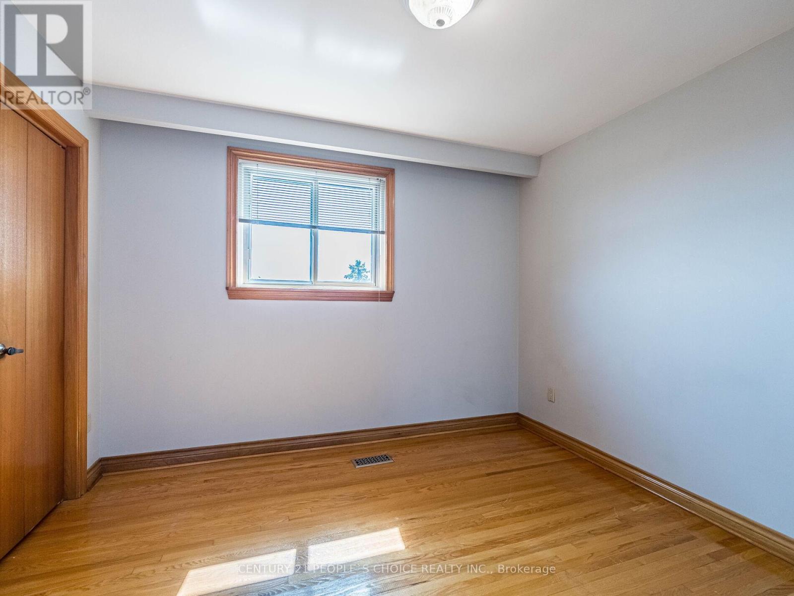 Upper - 110 Houston Road, Vaughan, Ontario  L4L 1V3 - Photo 34 - N12560936