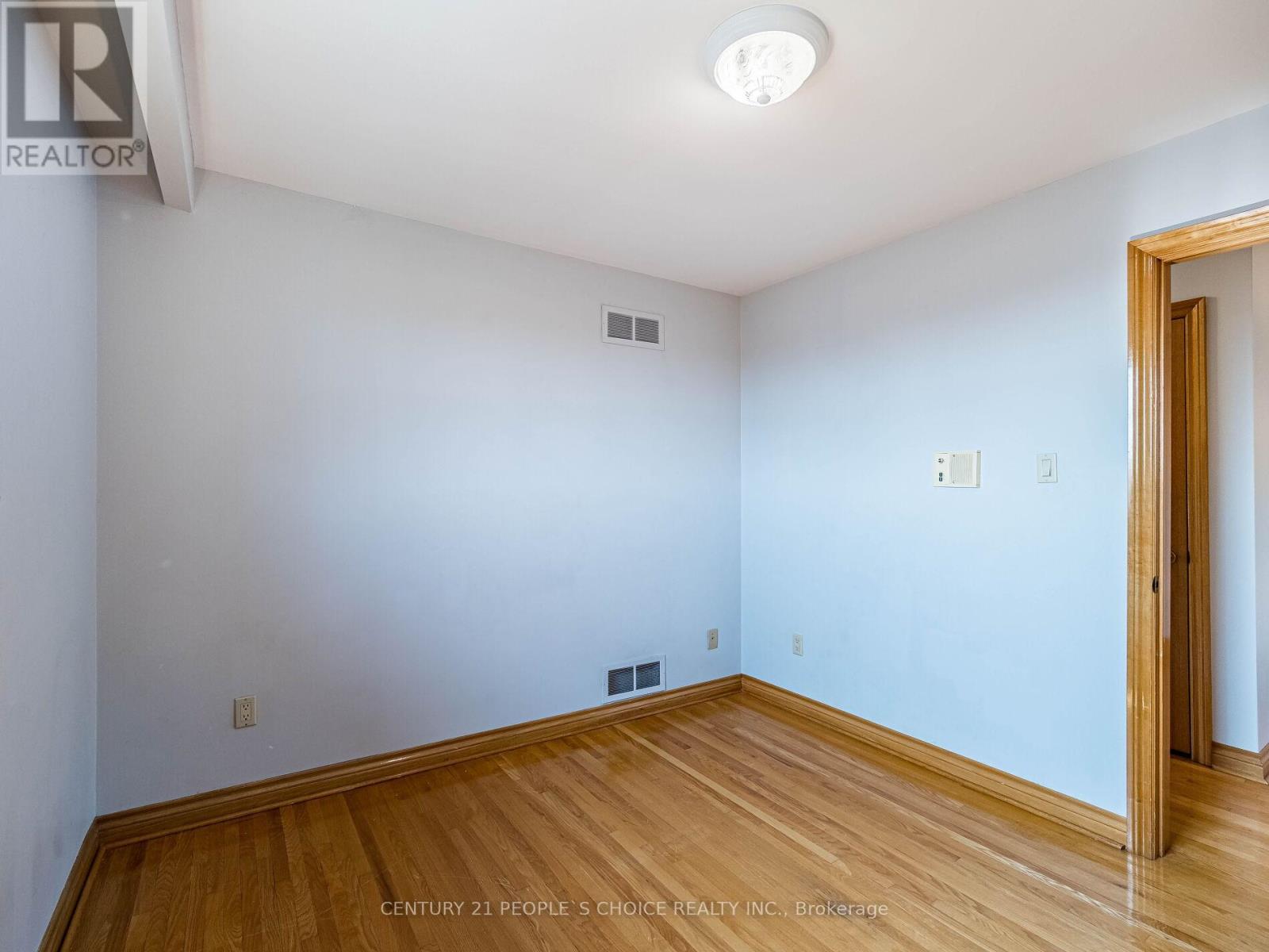 Upper - 110 Houston Road, Vaughan, Ontario  L4L 1V3 - Photo 35 - N12560936