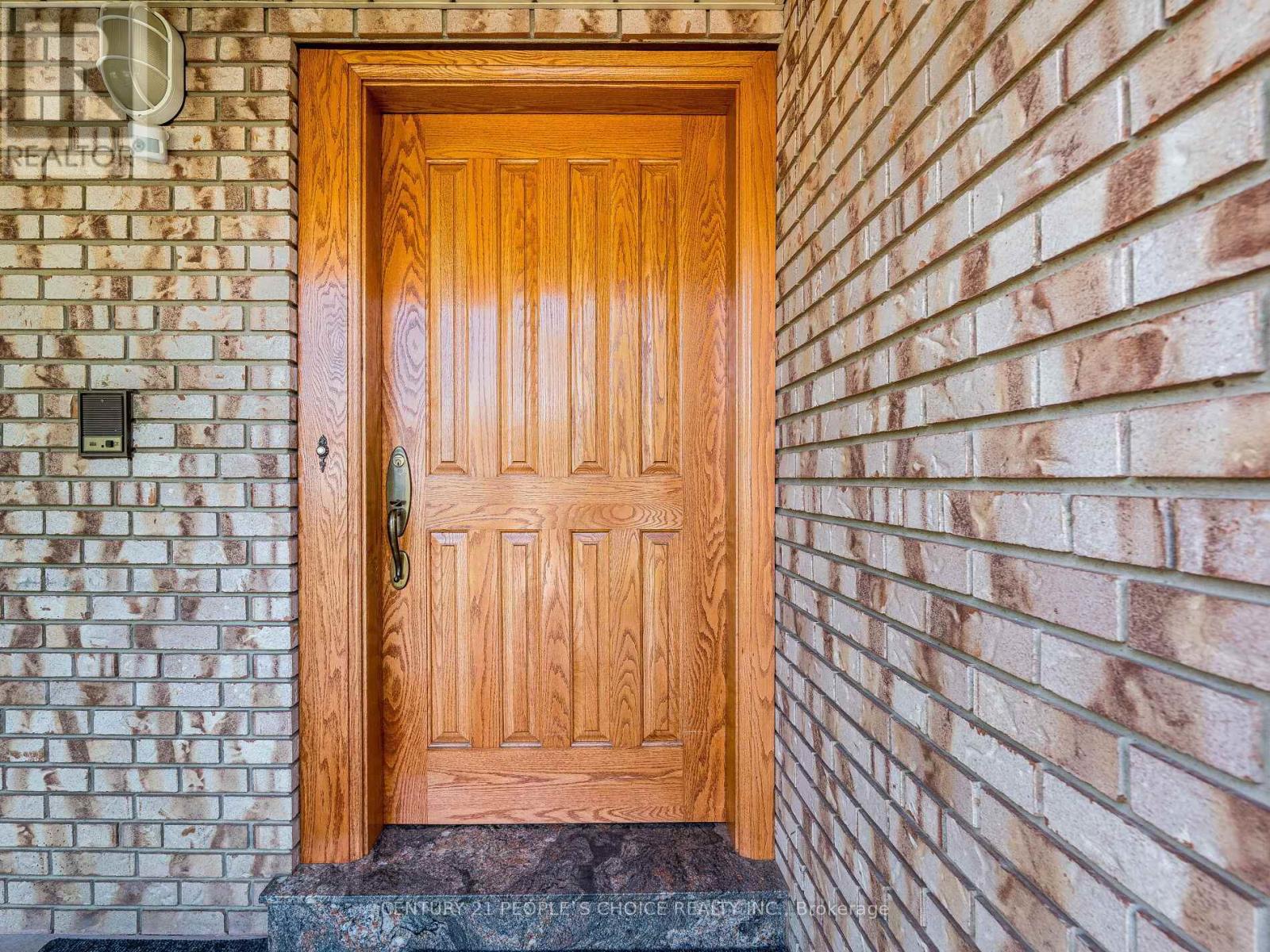 Upper - 110 Houston Road, Vaughan, Ontario  L4L 1V3 - Photo 4 - N12560936