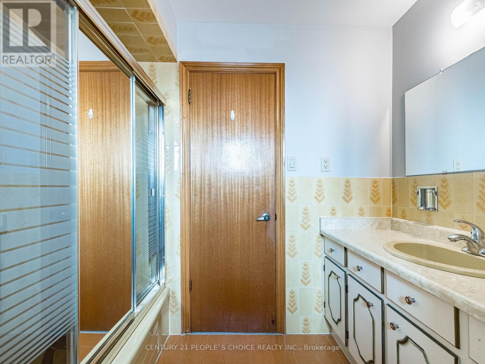 Upper - 110 Houston Road, Vaughan, Ontario  L4L 1V3 - Photo 44 - N12560936