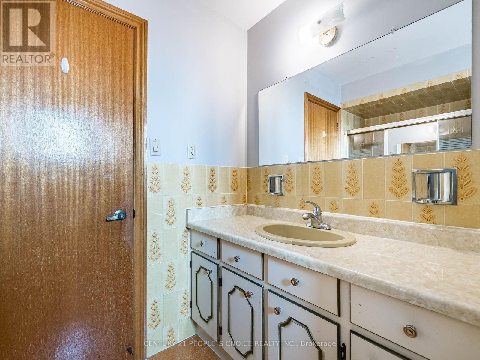 Upper - 110 Houston Road, Vaughan, Ontario  L4L 1V3 - Photo 45 - N12560936