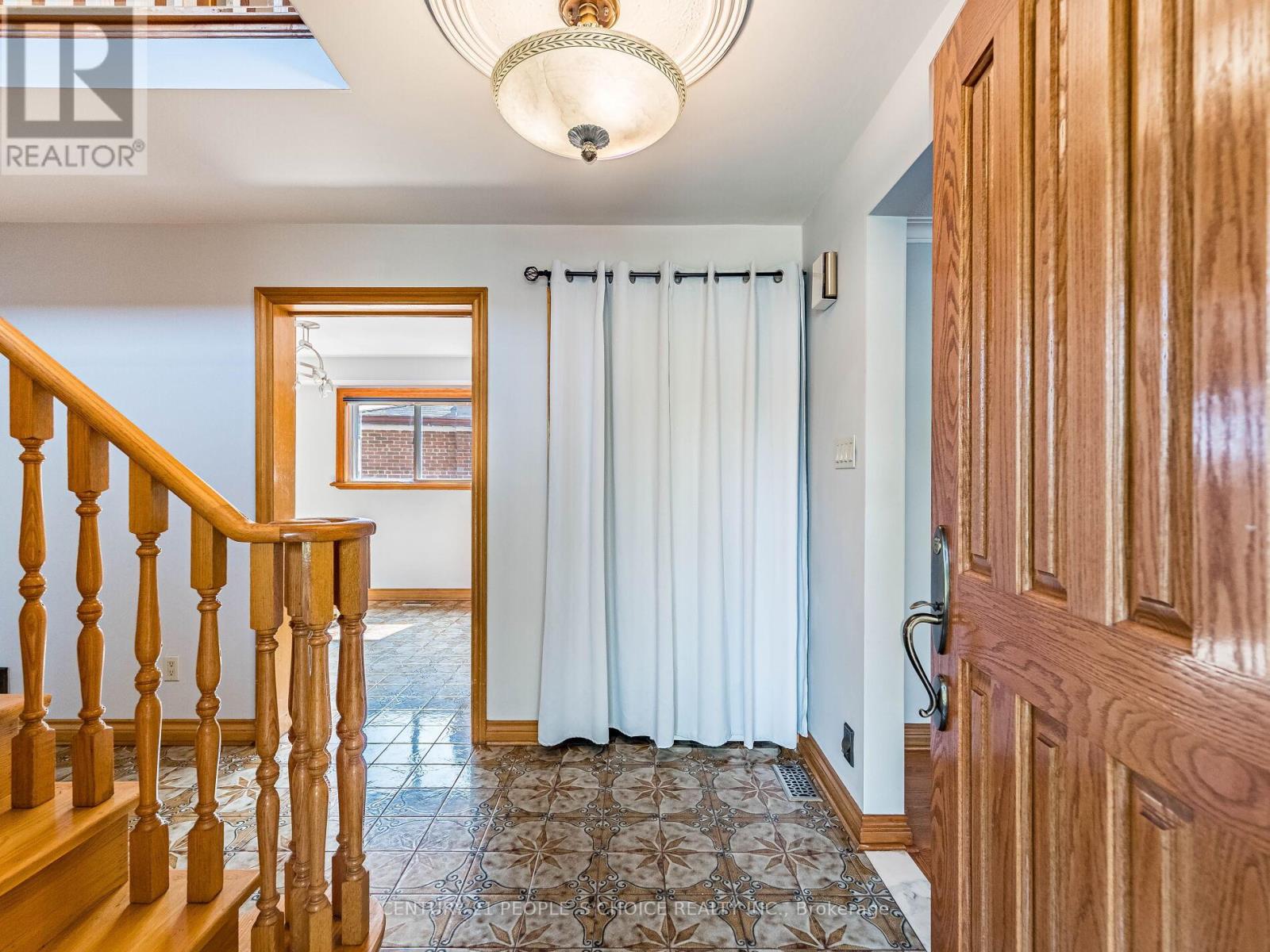 Upper - 110 Houston Road, Vaughan, Ontario  L4L 1V3 - Photo 6 - N12560936