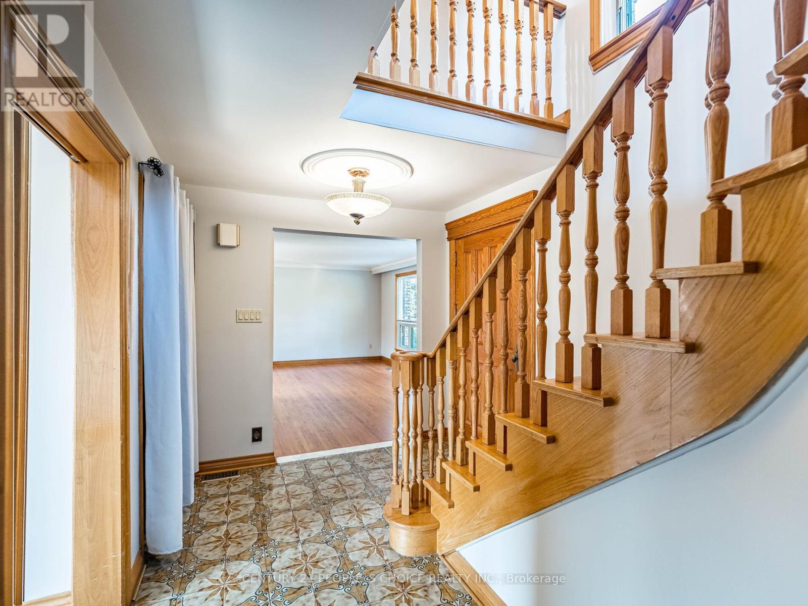 Upper - 110 Houston Road, Vaughan, Ontario  L4L 1V3 - Photo 9 - N12560936