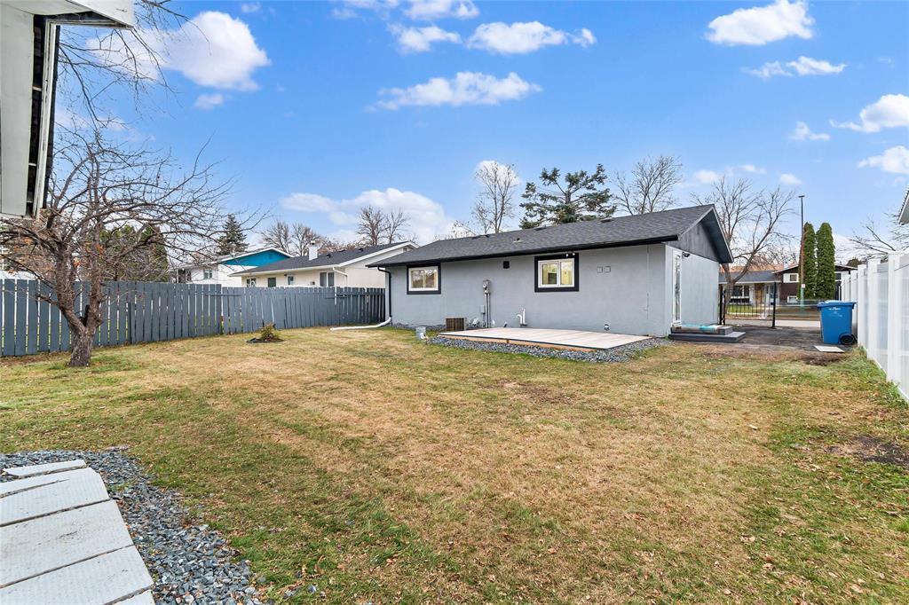 279 Mapleglen Drive, Winnipeg, Manitoba  R2P 0B1 - Photo 29 - 202528406