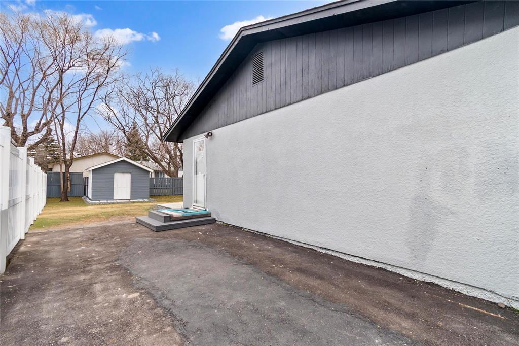279 Mapleglen Drive, Winnipeg, Manitoba  R2P 0B1 - Photo 27 - 202528406