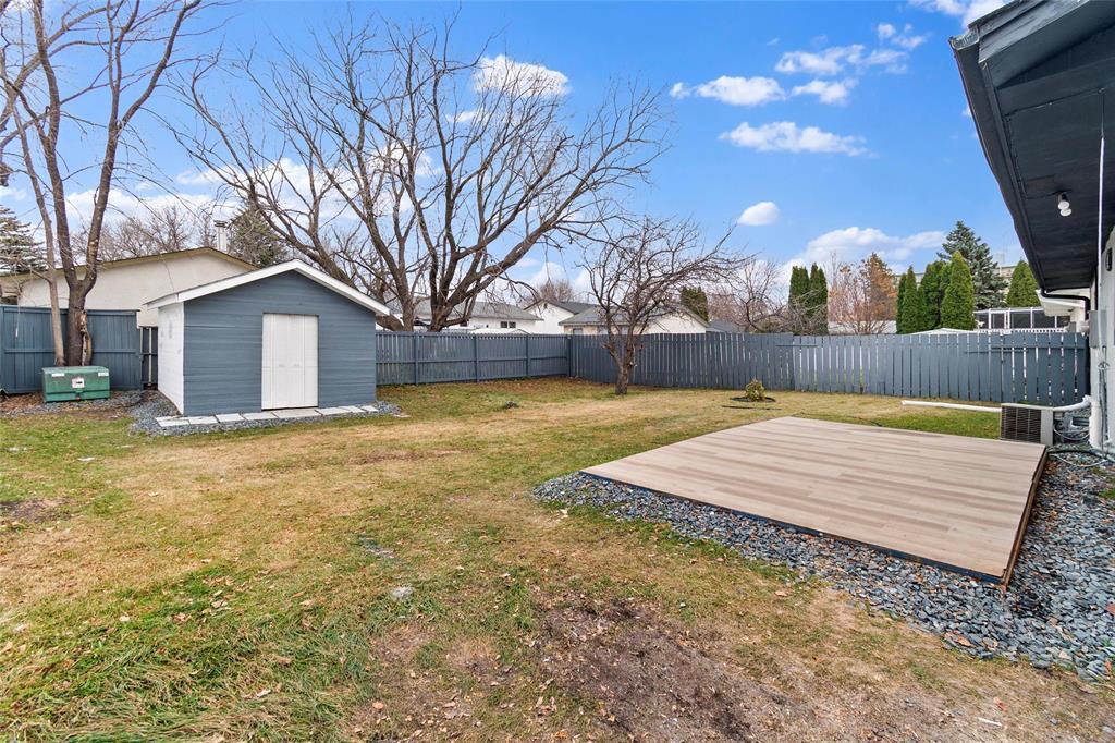 279 Mapleglen Drive, Winnipeg, Manitoba  R2P 0B1 - Photo 28 - 202528406