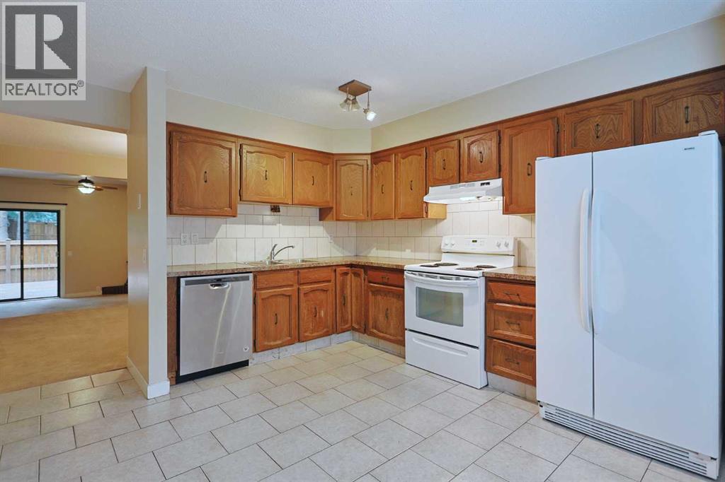 34, 3302 50 Street Nw, Calgary, Alberta  T3A 2C6 - Photo 3 - A2253024