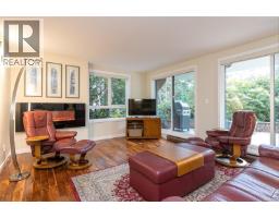 105 1375 Newport Ave South Oak Bay