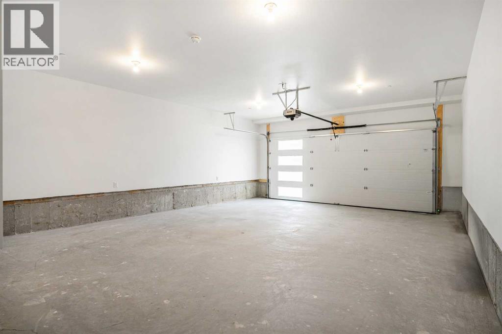 16 Greenwich Heath Nw, Calgary, Alberta  T3B 6P4 - Photo 33 - A2260575