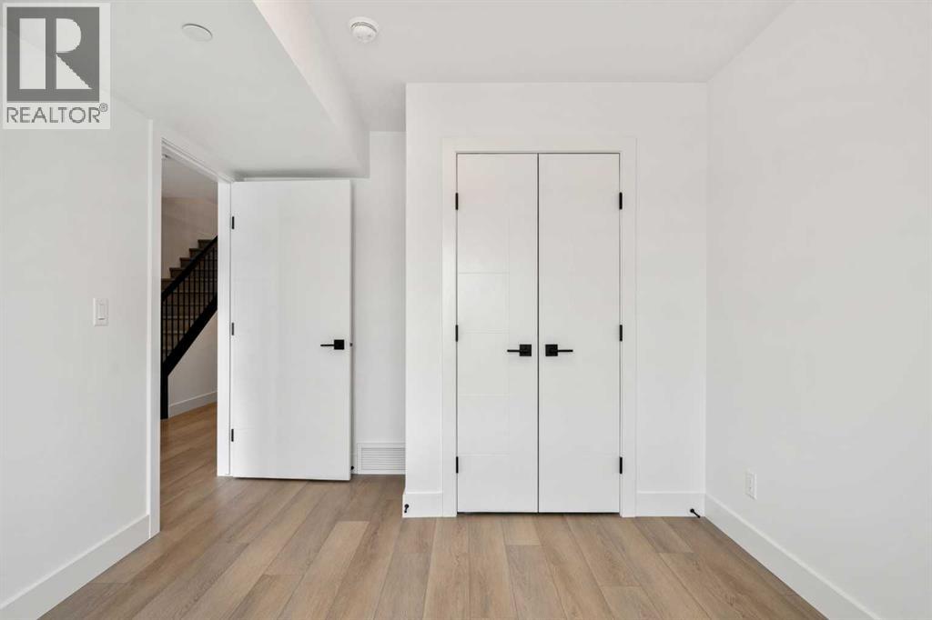 16 Greenwich Heath Nw, Calgary, Alberta  T3B 6P4 - Photo 6 - A2260575