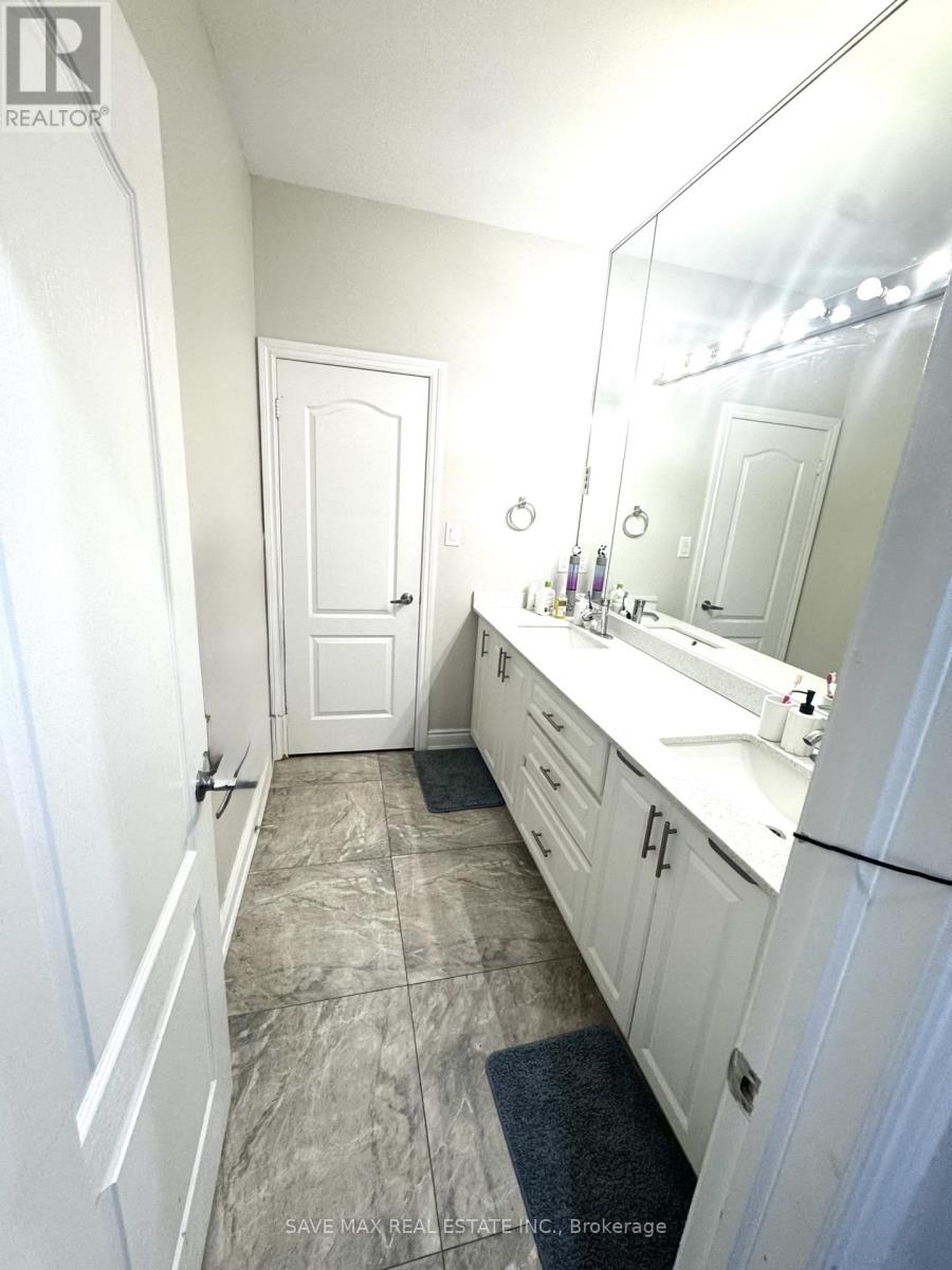 64 Louvain Drive, Brampton, Ontario L6P 1Y9 - Photo 21 - W12558462