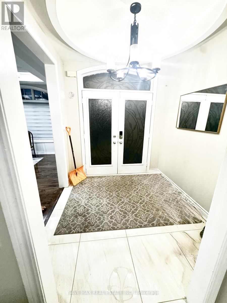 64 Louvain Drive, Brampton, Ontario L6P 1Y9 - Photo 23 - W12558462