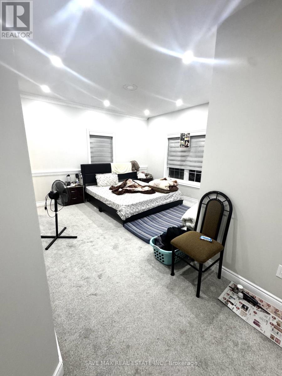 64 Louvain Drive, Brampton, Ontario L6P 1Y9 - Photo 18 - W12558462