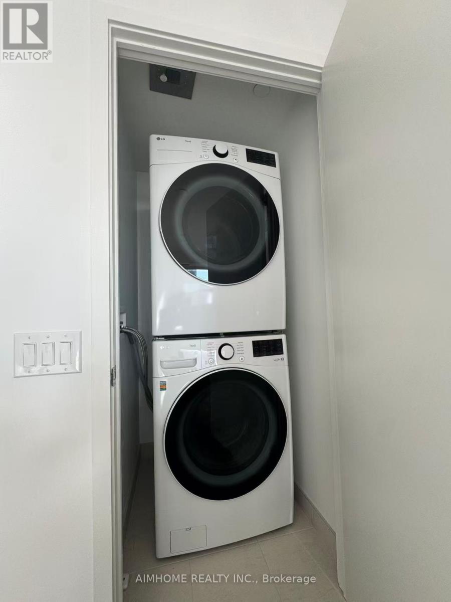 1209 - 395 Square One Drive, Mississauga, Ontario  L5B 0P6 - Photo 8 - W12560942