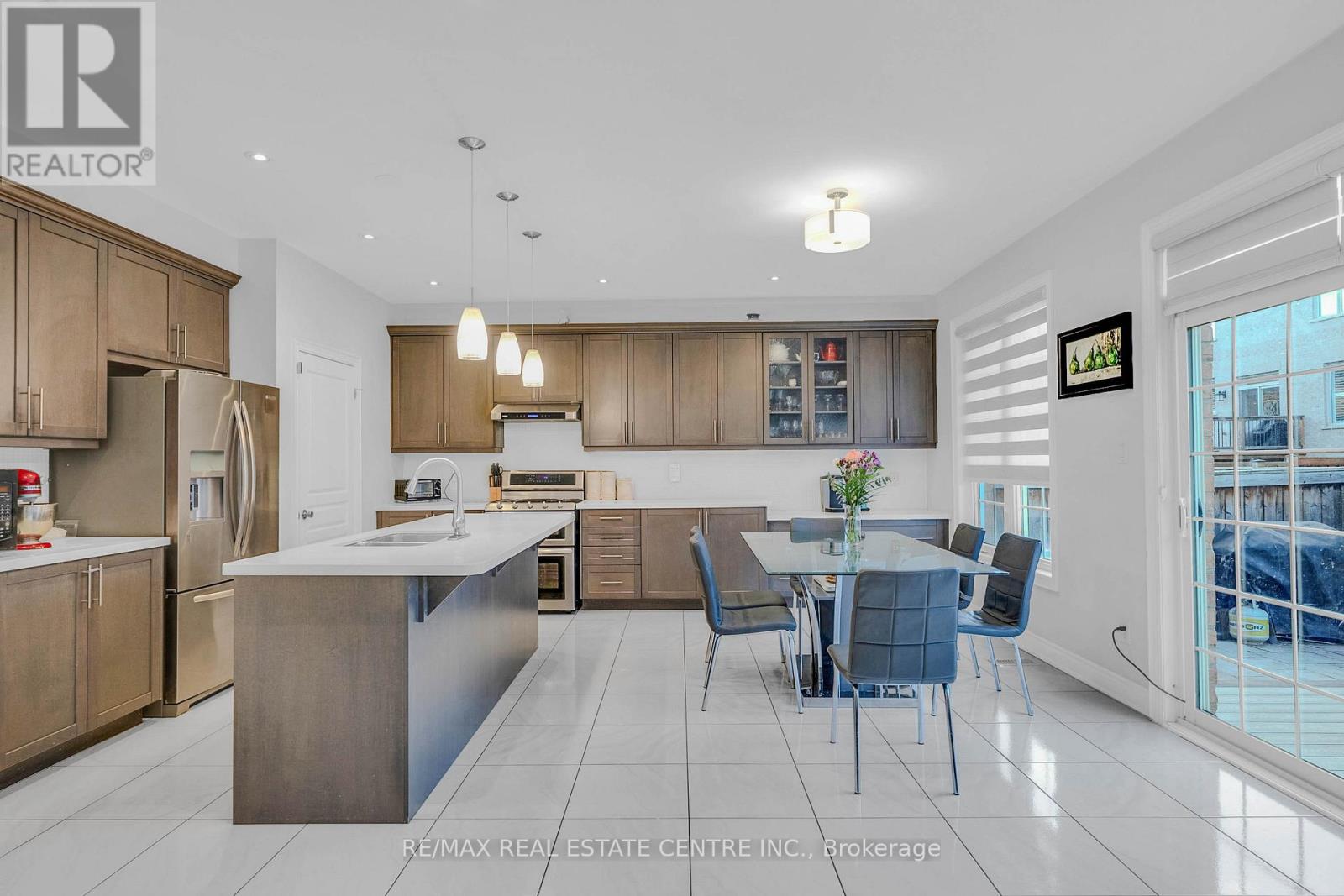 11 Mistyglen Crescent, Brampton, Ontario  L6Y 0X2 - Photo 14 - W12560946