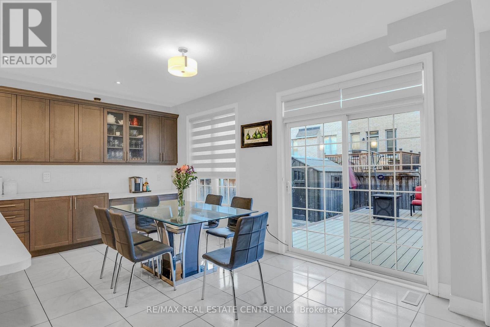 11 Mistyglen Crescent, Brampton, Ontario  L6Y 0X2 - Photo 15 - W12560946