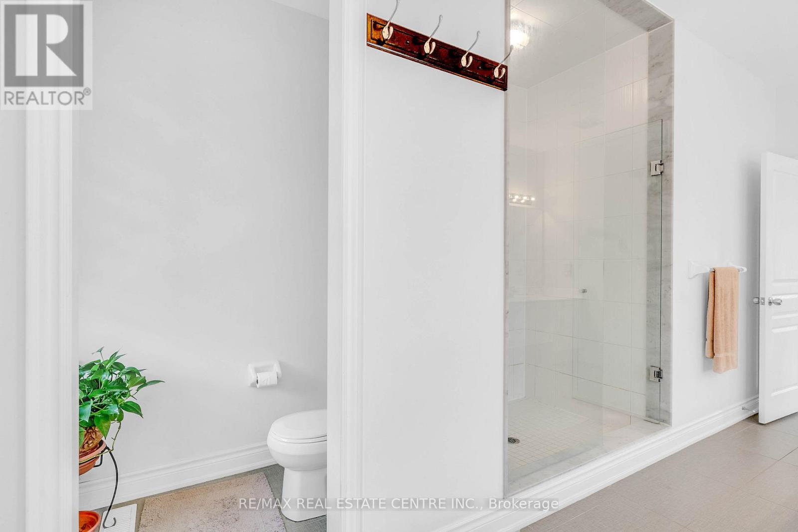 11 Mistyglen Crescent, Brampton, Ontario  L6Y 0X2 - Photo 27 - W12560946