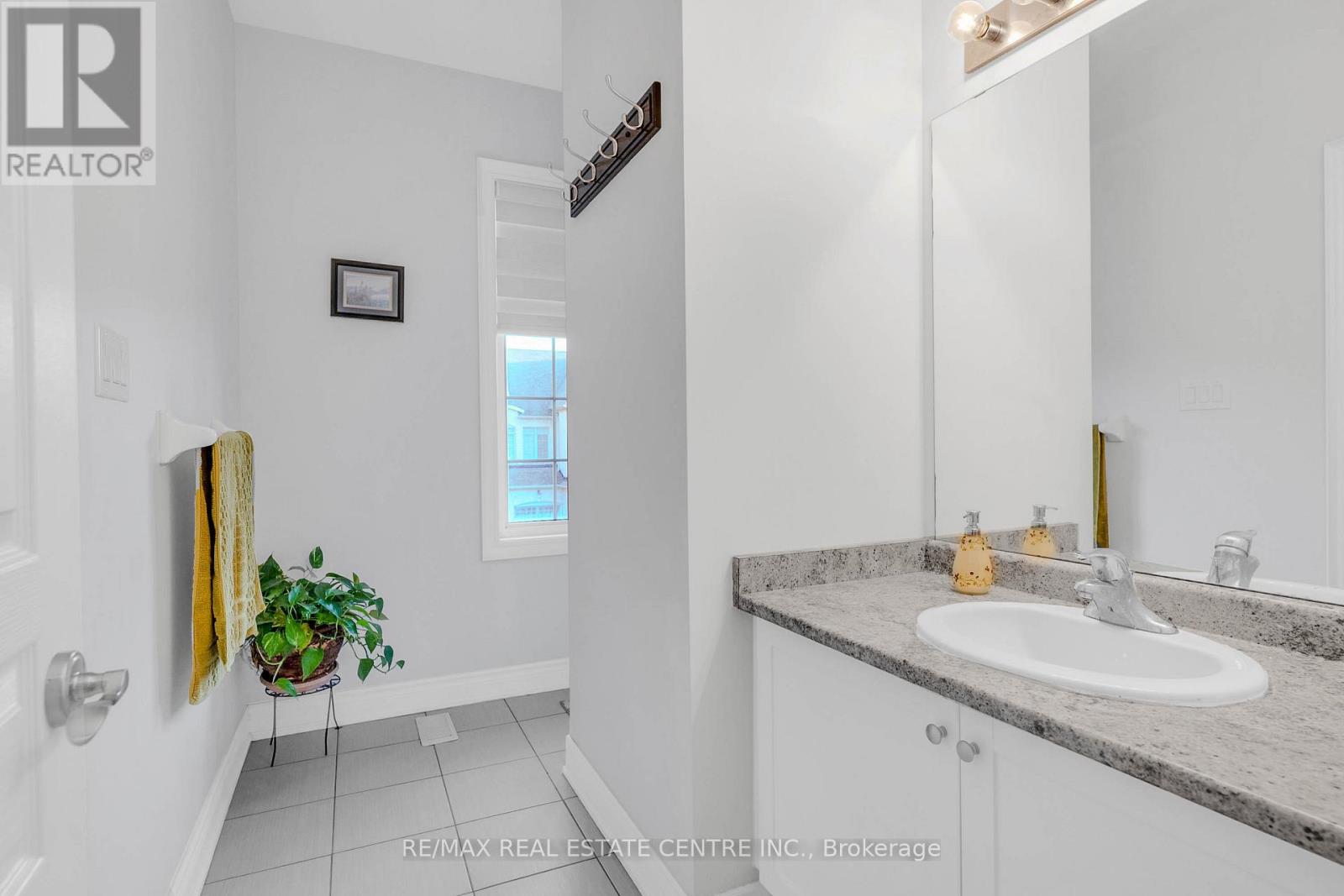 11 Mistyglen Crescent, Brampton, Ontario  L6Y 0X2 - Photo 34 - W12560946