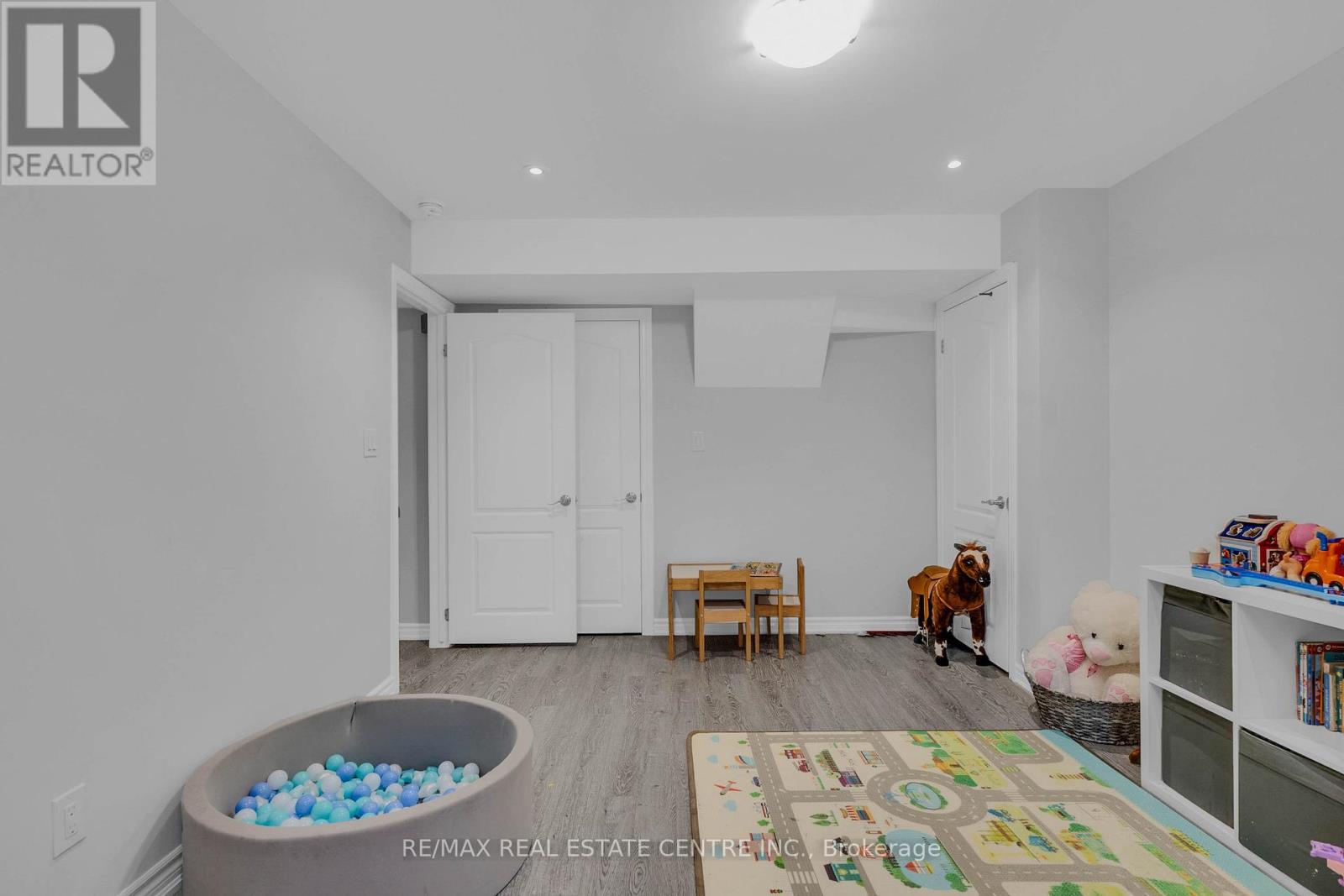 11 Mistyglen Crescent, Brampton, Ontario  L6Y 0X2 - Photo 41 - W12560946