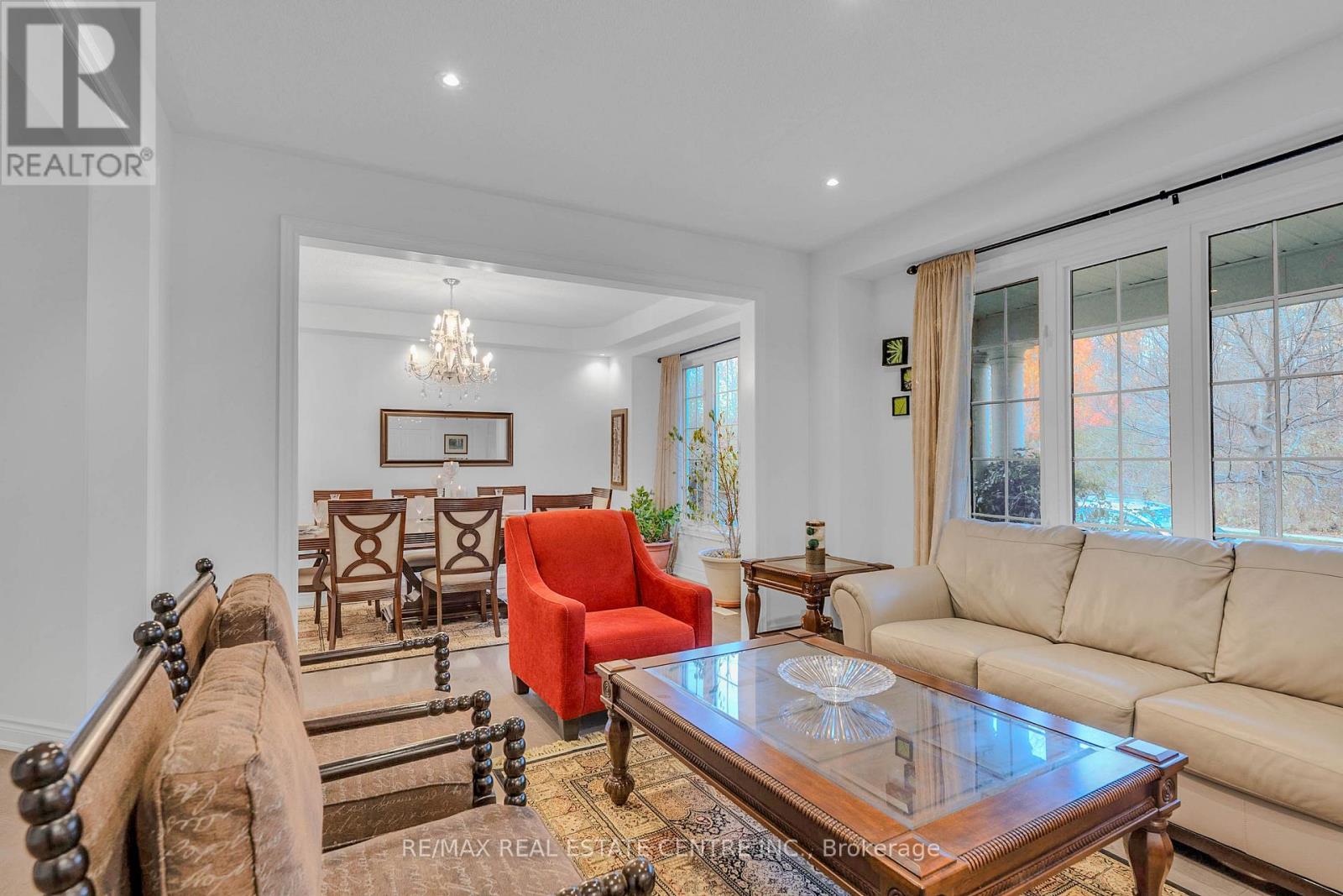 11 Mistyglen Crescent, Brampton, Ontario  L6Y 0X2 - Photo 7 - W12560946